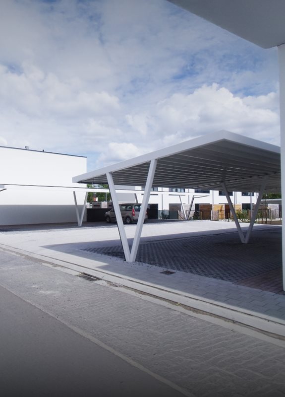 Zonnepanelen op gebouw